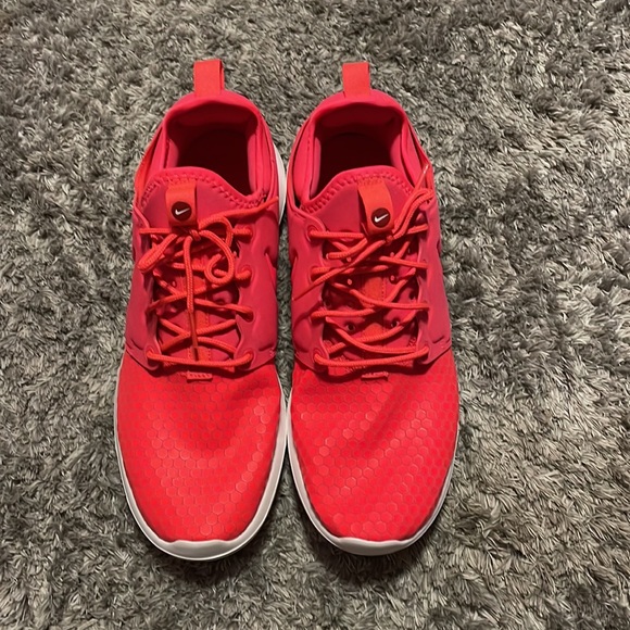 Rare color Nikes - Picture 2 of 4